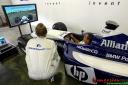 Juan Pablo Montoya simulando uma corrida no GP4